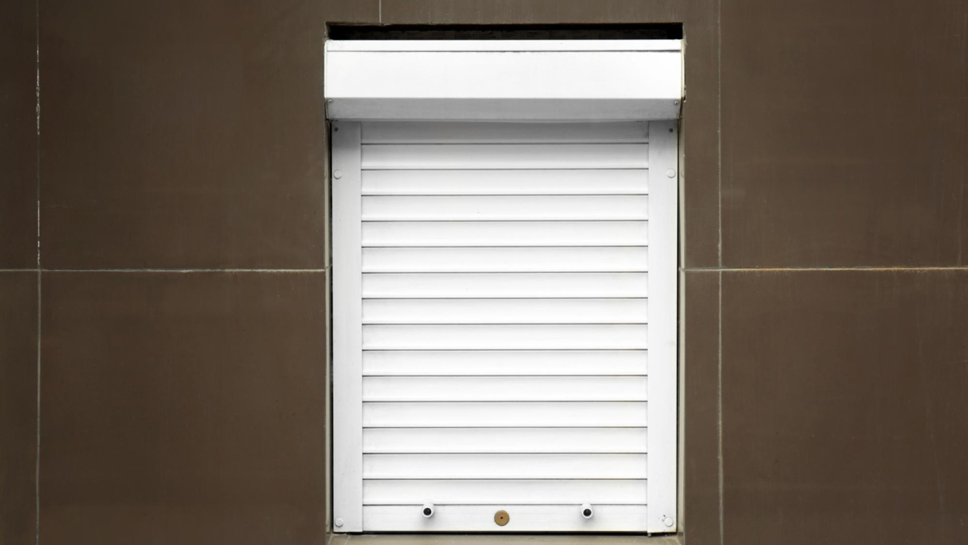 De l'ombre à la lumière dans votre intérieur, l'importance des volets roulants à Strasbourg